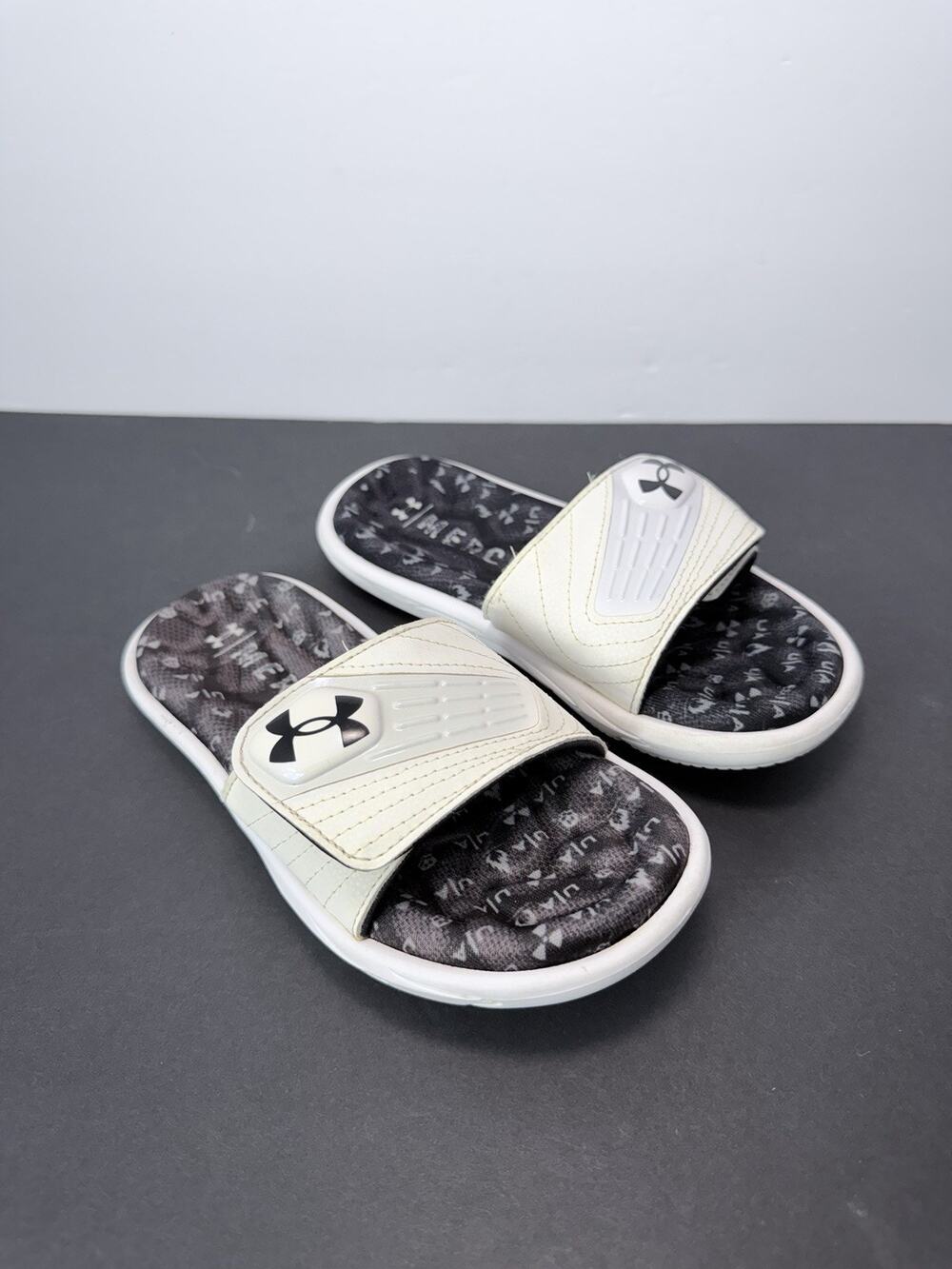 Under Armour Boy’s Mercenary Slides Sandals, Water-Friendly, Size 1Y